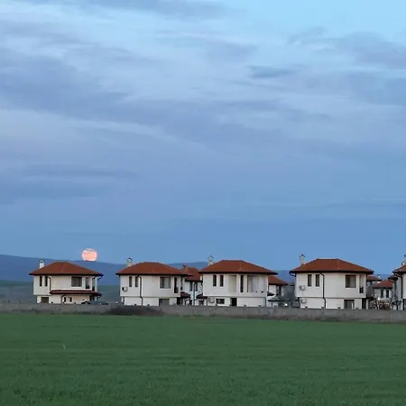 Luna Вілла
